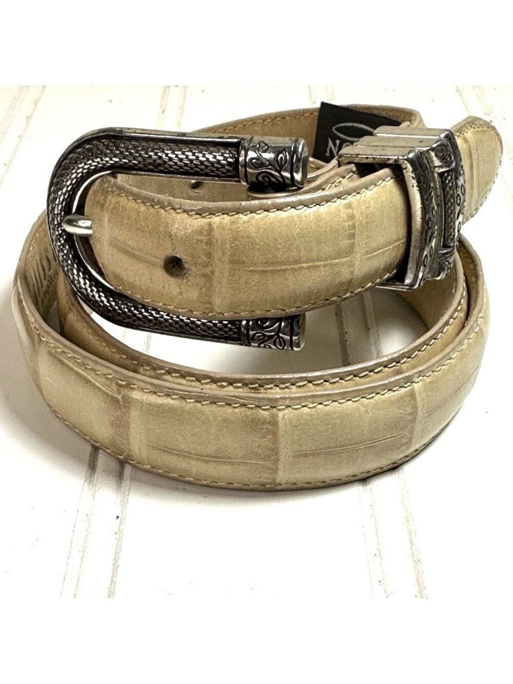 Vintage Brighton Classics Embossed Belt Size Medium 28-30 x 1 Beige Western Boho